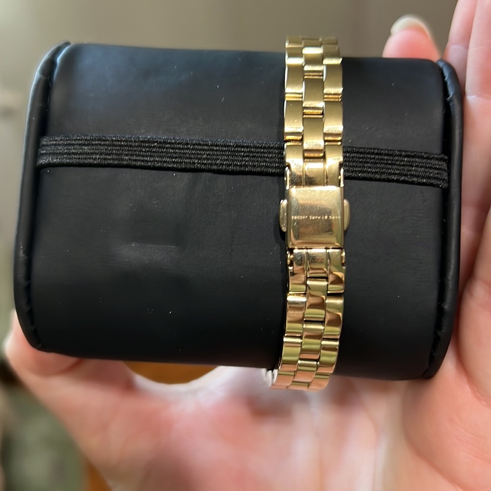 Marc Jacobs Watch - Picture 2 of 4